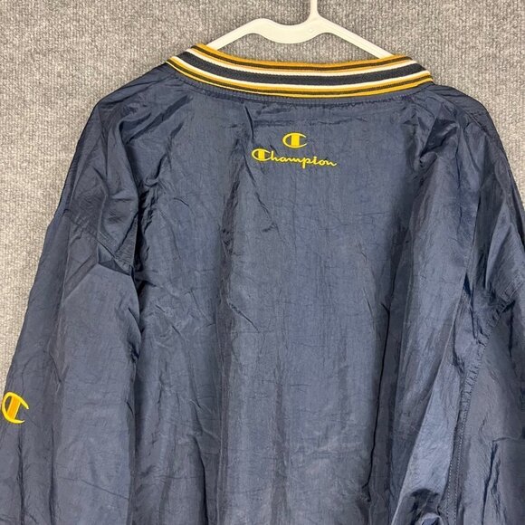 VINTAGE CHAMPION MEN"S EAGLES TEAM WINDBREAKERS‎ SIZE LARGE JACKET - Picture 4 of 9